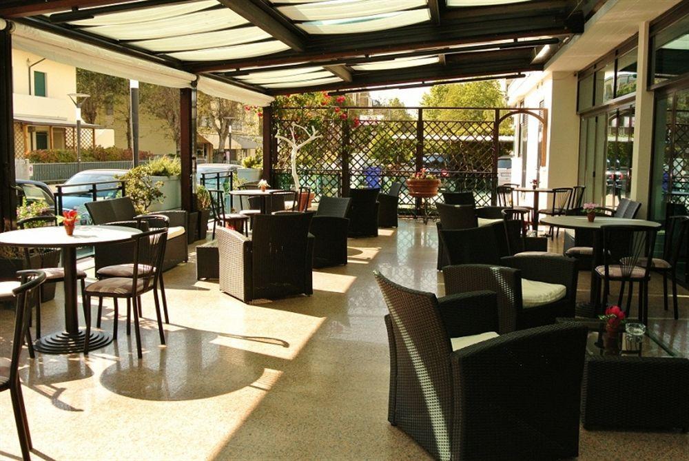 Hotel Mirage Lido di Classe Exterior photo